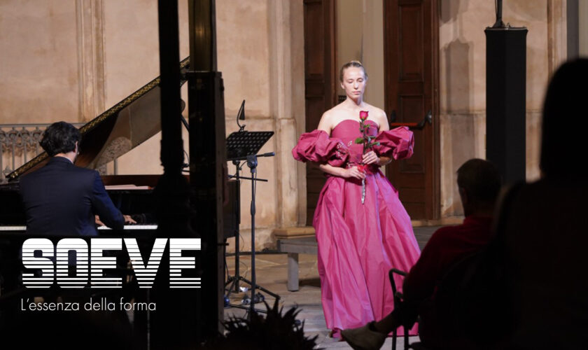 SoeVe – L’essenza della forma al Castello Ducale di Corigliano: oltre 200 persone all’Opening Experience della mostra dedicata a Sonia Quercia.