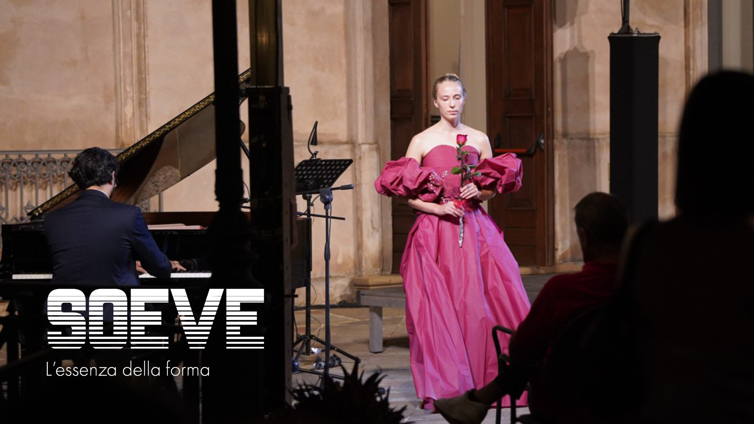 SoeVe – L’essenza della forma al Castello Ducale di Corigliano: oltre 200 persone all’Opening Experience della mostra dedicata a Sonia Quercia.